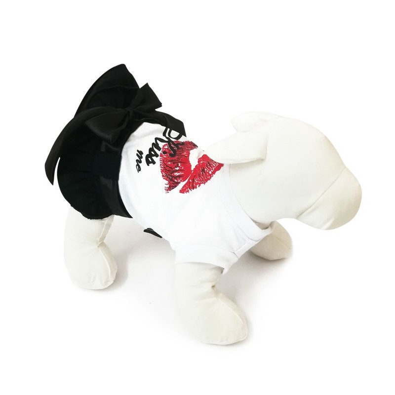 Robe noire avec noeud et haut t-shirt blanc Kiss Me | Petite chienne