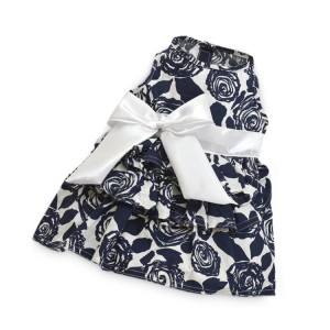 Robe roses bleues avec nœud blanc | Petite chienne
