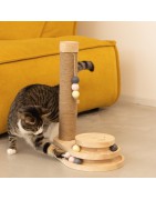 Griffoir chat avec boulier et jouet suspendu | Designed by Lotte Inez
