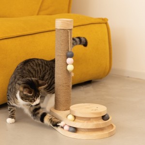 Griffoir chat avec boulier et jouet suspendu | Designed by Lotte Inez